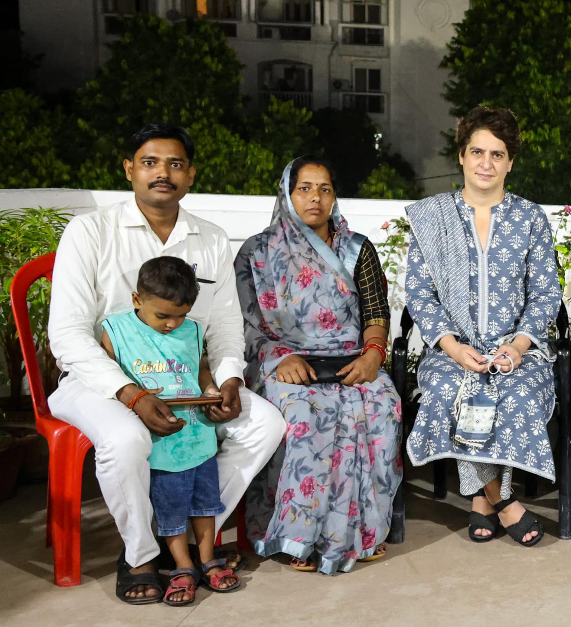 Ritu Singh of SP joins Congress in presence of Priyanka Gandhi