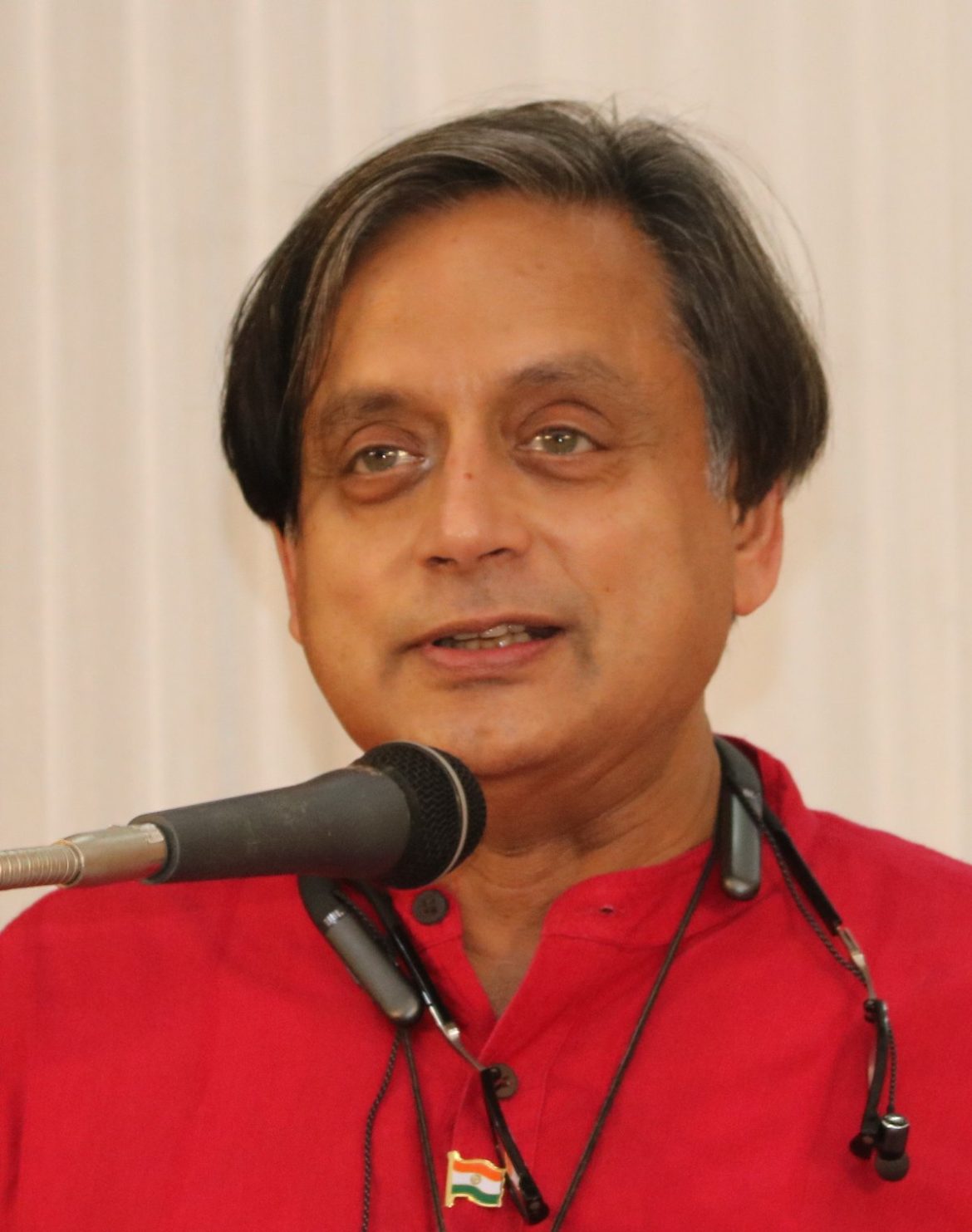 Shashi Tharoor critises 100% job reservations for jannadigas in karnataka