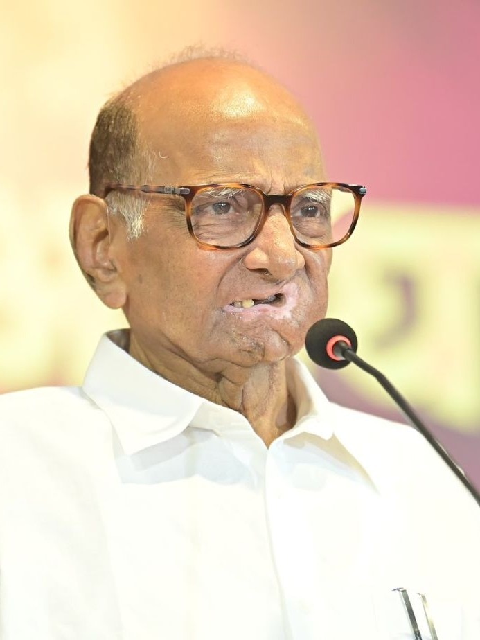 Sharad Pawar Welcomes Maharashtra Govt’s Move to Relax Farm Loan Waiver Conditions